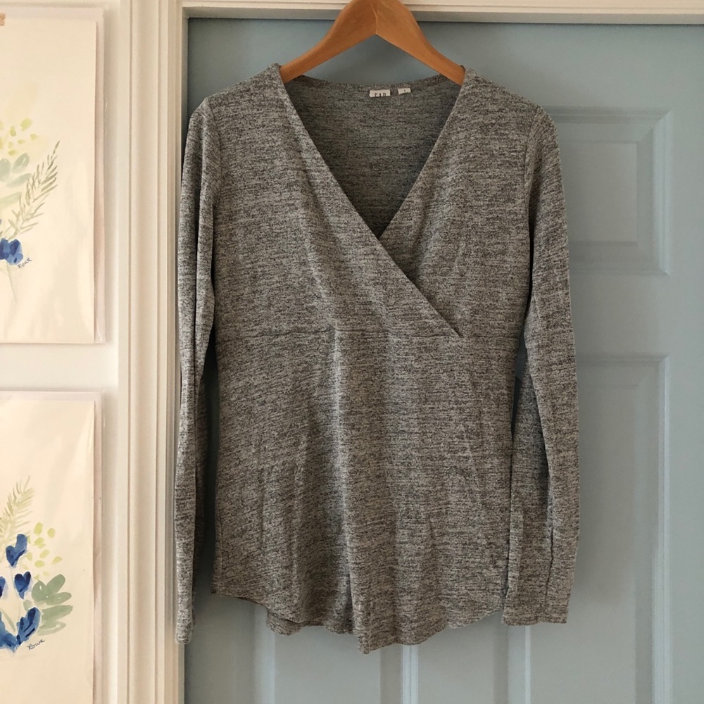 Gap Nursing Top